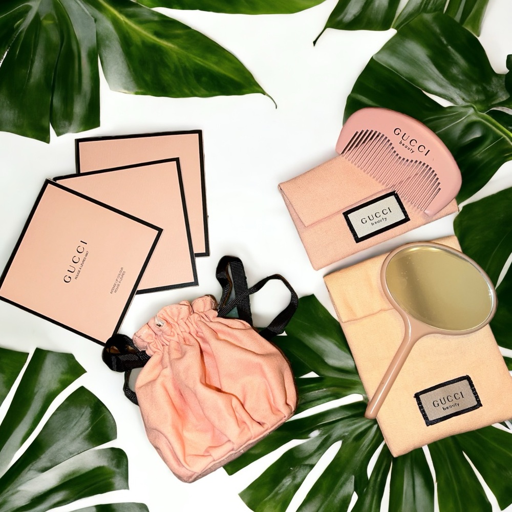 Gucci GWP mirror, bag, samples and comb
